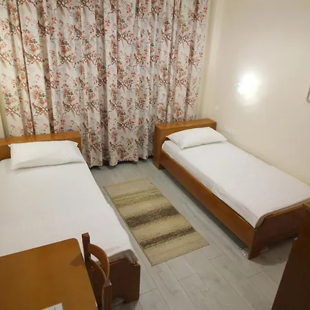 Hotel Ari